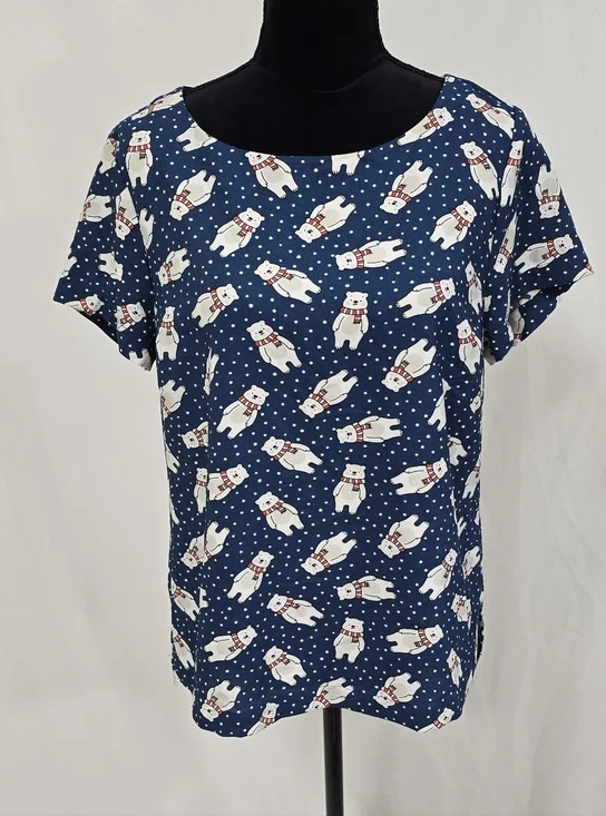 ModCloth women L polar bear christmas holiday blouse short sleeve AOP polka dot - Picture 1 of 7